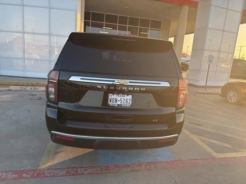 2023 Chevrolet Suburban LT