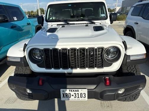 Bright White Clearcoat 2025 Jeep Gladiator Rubicon