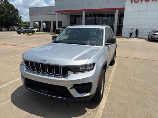 2023 Jeep Grand Cherokee Laredo