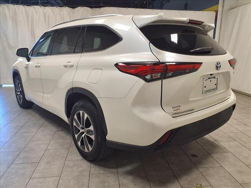 2021 Toyota Highlander Hybrid XLE