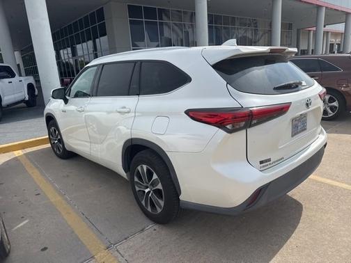 2021 Toyota Highlander Hybrid XLE