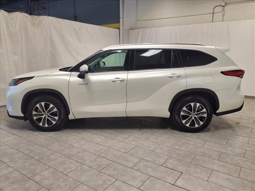 2021 Toyota Highlander Hybrid XLE