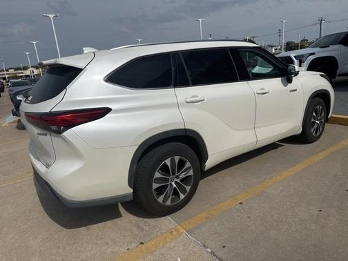 2021 Toyota Highlander Hybrid XLE
