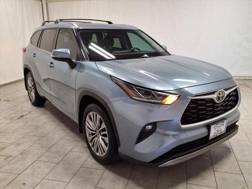 2022 Toyota Highlander Platinum