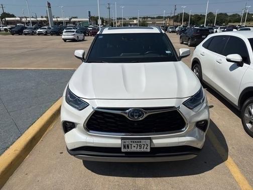 2021 Toyota Highlander Hybrid Platinum