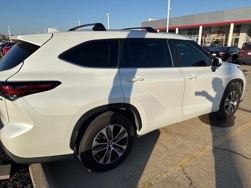 2024 Toyota Highlander Hybrid XLE