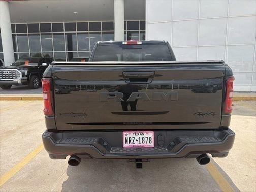 Diamond Black Crystal Pearlcoat 2026 RAM 1500 Big Horn/Lone Star