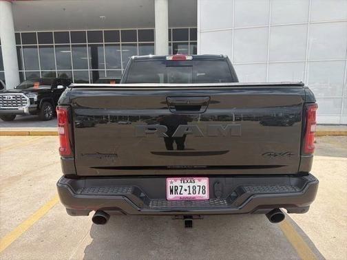 Diamond Black Crystal Pearlcoat 2026 RAM 1500 Big Horn/Lone Star