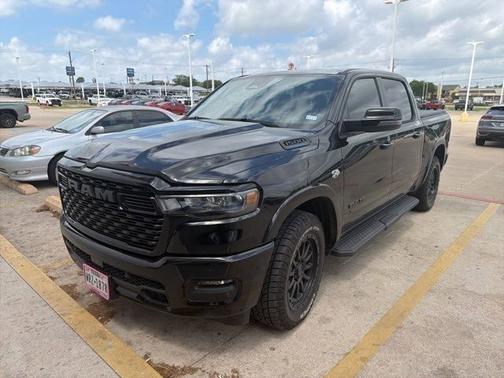 Diamond Black Crystal Pearlcoat 2026 RAM 1500 Big Horn/Lone Star