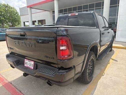 Diamond Black Crystal Pearlcoat 2026 RAM 1500 Big Horn/Lone Star