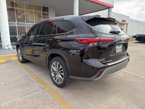 2022 Toyota Highlander Platinum