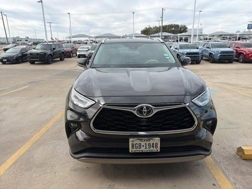 2022 Toyota Highlander Platinum
