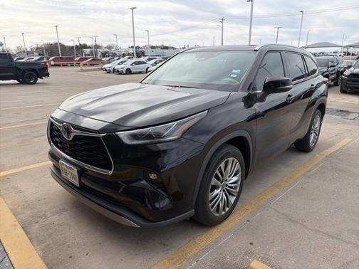 2022 Toyota Highlander Platinum
