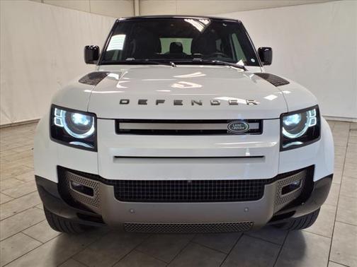 2024 Land Rover Defender 90 P400 X-Dynamic SE