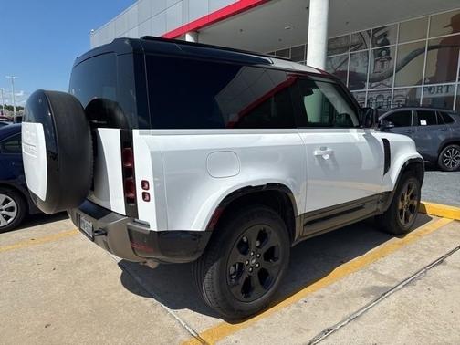 2024 Land Rover Defender 90 P400 X-Dynamic SE