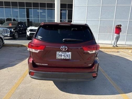 Ooh La La Rouge Mica 2019 Toyota Highlander LE Plus