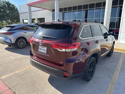 Ooh La La Rouge Mica 2019 Toyota Highlander LE Plus
