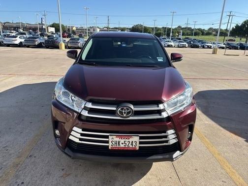 Ooh La La Rouge Mica 2019 Toyota Highlander LE Plus