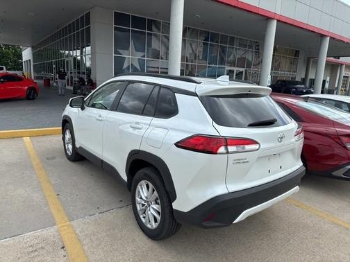 2024 Toyota Corolla Cross LE