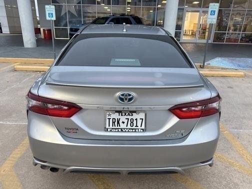 2024 Toyota Camry Hybrid SE