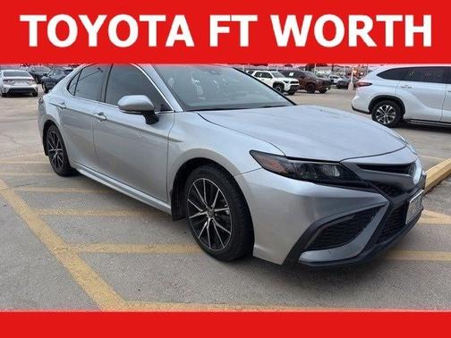 2024 Toyota Camry Hybrid SE