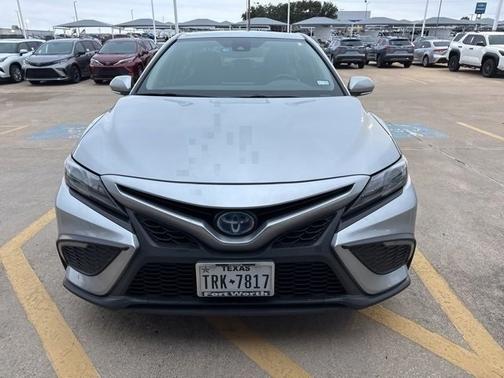 2024 Toyota Camry Hybrid SE