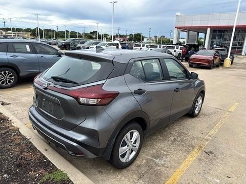 Gun Metallic 2024 Nissan Kicks S
