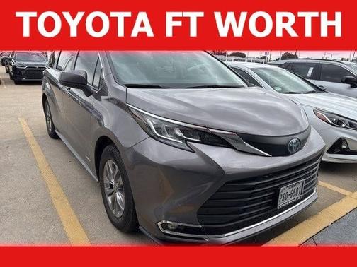 2021 Toyota Sienna XLE 8 Passenger