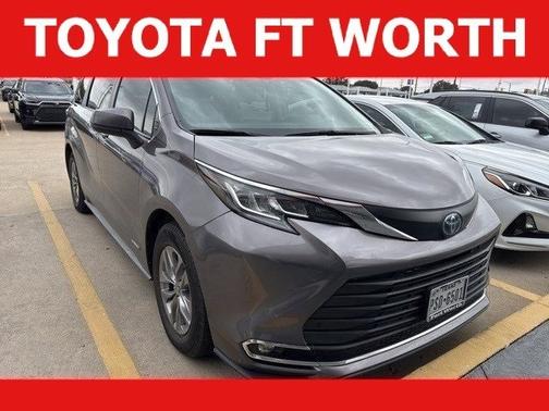 2021 Toyota Sienna XLE 8 Passenger