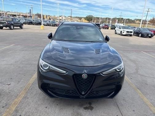 2022 Alfa Romeo Stelvio Quadrifoglio