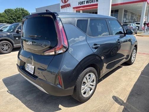 Gravity Gray 2023 Kia Soul LX