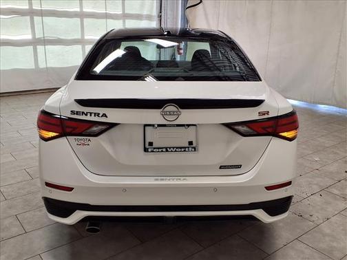Aspen White Tricoat/Super Black 2025 Nissan Sentra SR