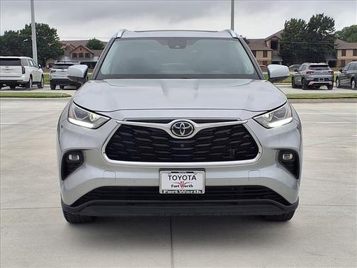 Celestial Silver Metallic 2022 Toyota Highlander Limited