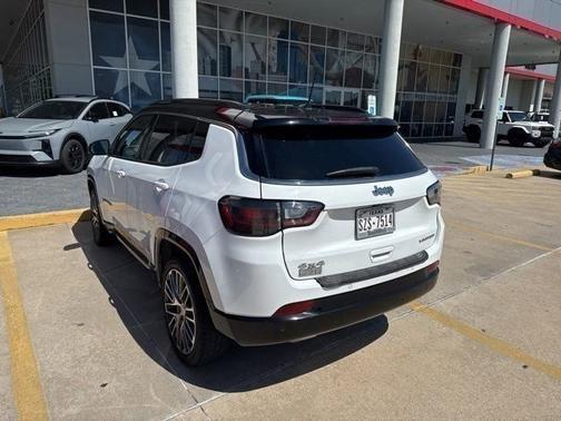 Bright White Clearcoat 2023 Jeep Compass Limited