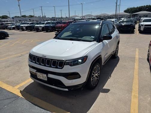 Bright White Clearcoat 2023 Jeep Compass Limited