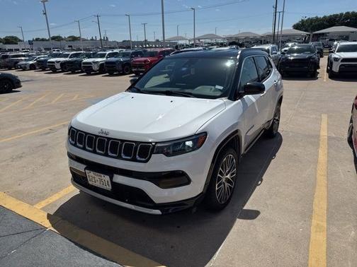 Bright White Clearcoat 2023 Jeep Compass Limited