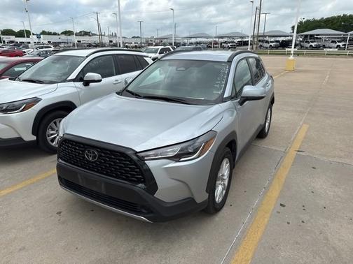 2024 Toyota Corolla Cross LE