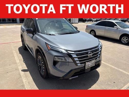 Boulder Gray Pearl/Super Black 2024 Nissan Rogue Platinum