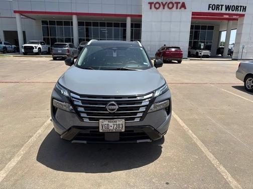 Boulder Gray Pearl/Super Black 2024 Nissan Rogue Platinum