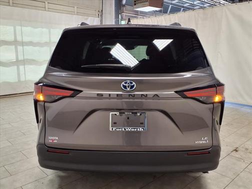 2022 Toyota Sienna LE