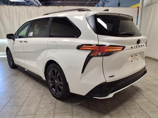 2025 Toyota Sienna XSE 7 Passenger