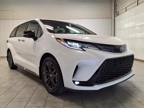 2025 Toyota Sienna XSE 7 Passenger
