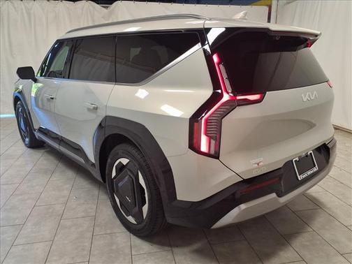 2024 Kia EV9 Land