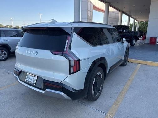 2024 Kia EV9 Land