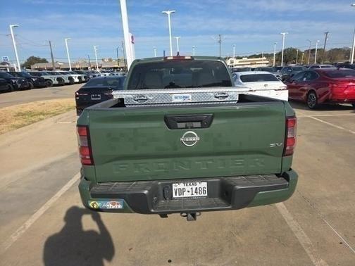 2024 Nissan Frontier SV