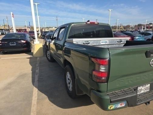 2024 Nissan Frontier SV