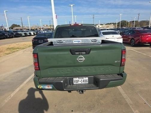 2024 Nissan Frontier SV