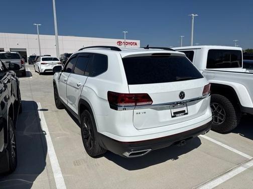 Pure White 2023 Volkswagen Atlas 3.6L SE w/Technology