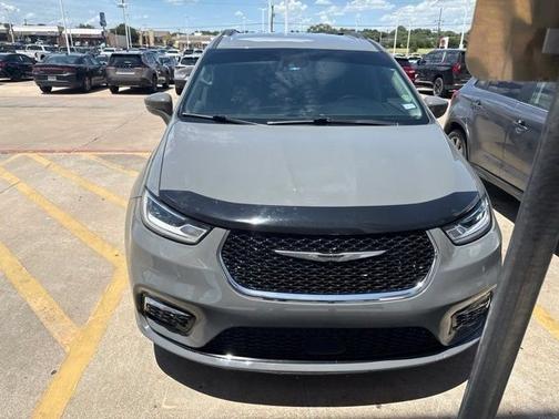 Ceramic Gray Clearcoat 2022 Chrysler Pacifica Touring L