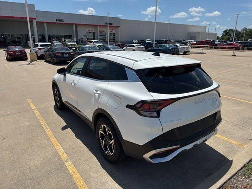 2024 Kia Sportage LX
